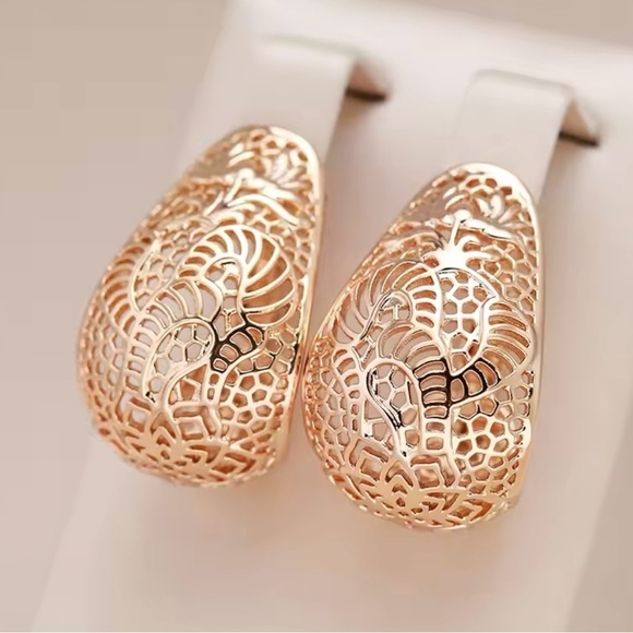 585 Rose Gold Color Glossy Earrings - Picture 1 of 5